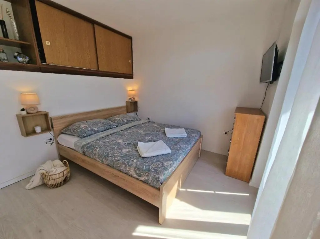 Studio apartman Karla