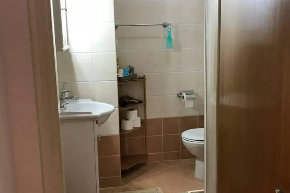 1 Bed - Sleeps 2 - Private Balcony - Free Parking