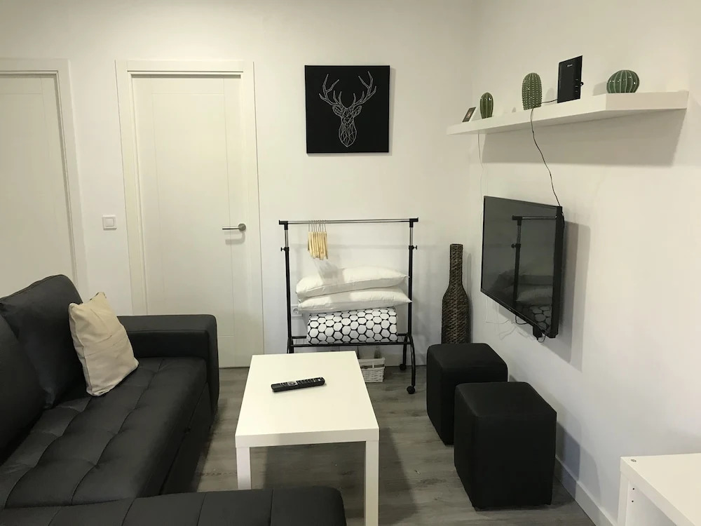Apartment - Travel and Holidays Manoteras