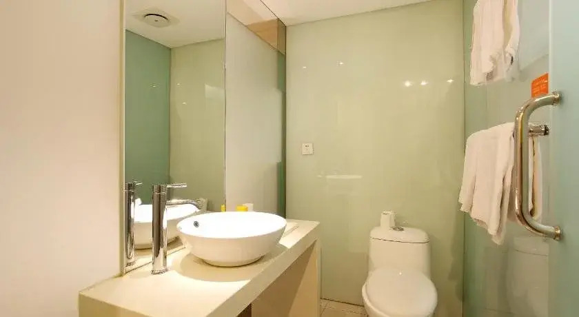 Yunqi Hotel