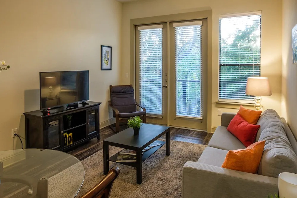 Turtle Creek Apartments by Frontdesk
