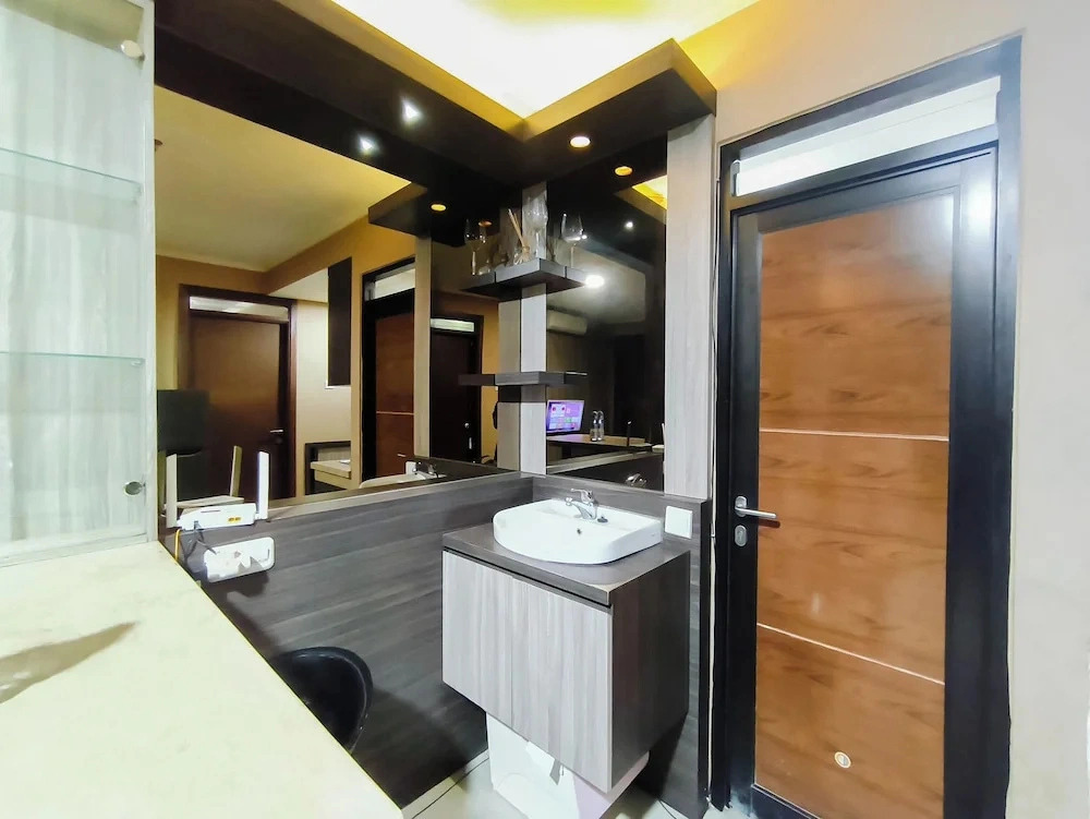 4 Pax Warm Brown 2Br At Gateway Pasteur Apartment