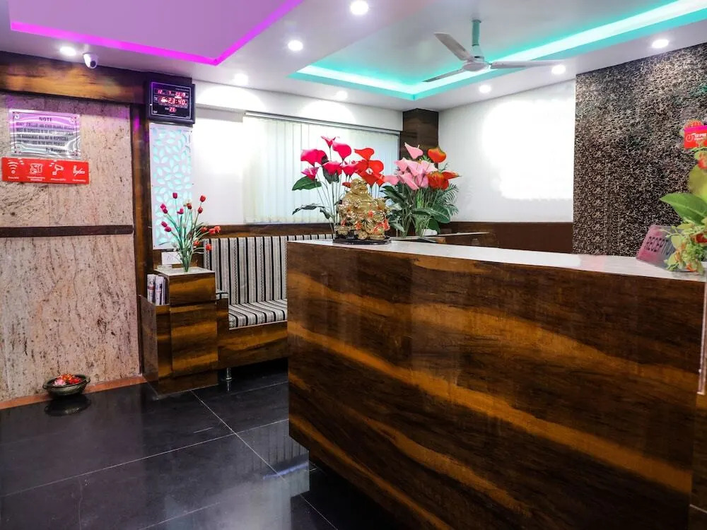 OYO 16428 Hotel Comfort Inn
