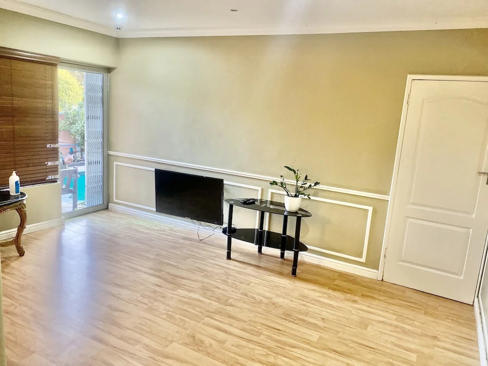Beautiful apartment in century city
