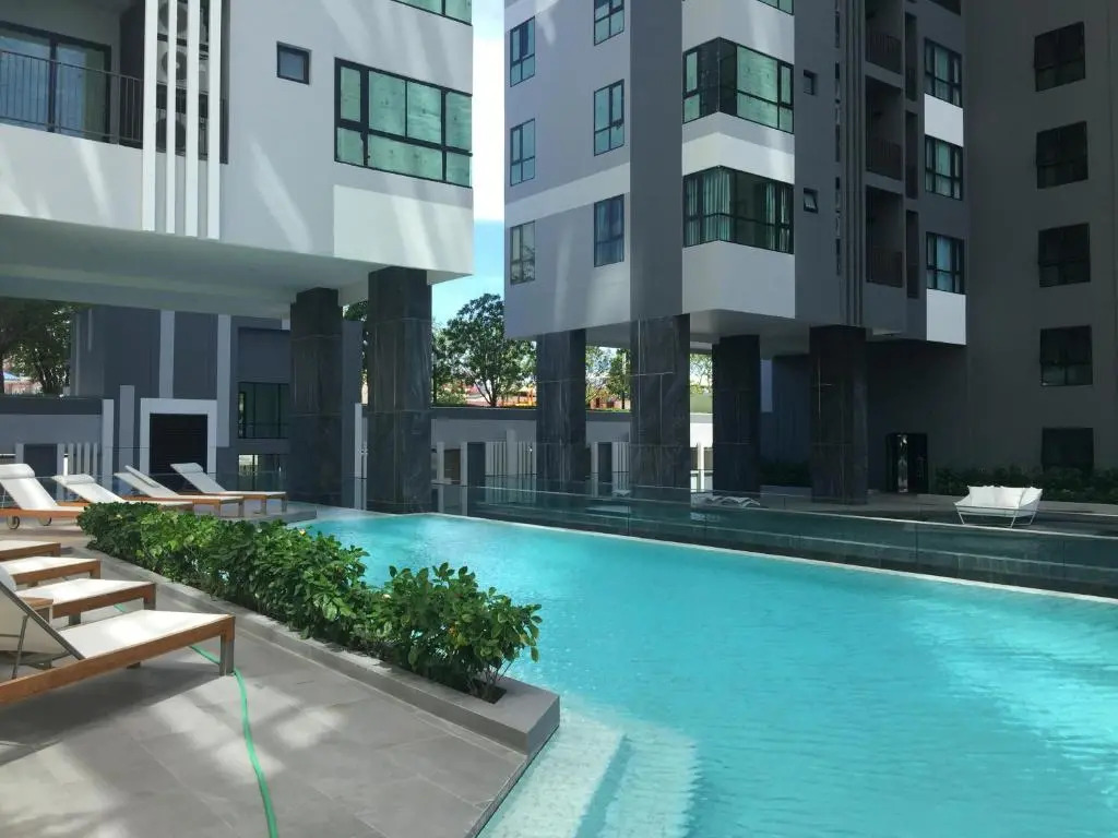 Pattaya Beach Sea View Rooftop Pool Resort