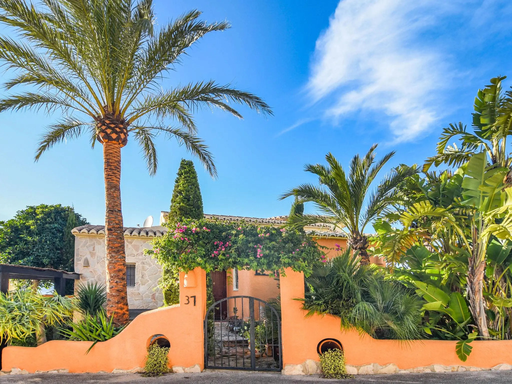 Modern Villa in Cumbre del Sol With Private Pool