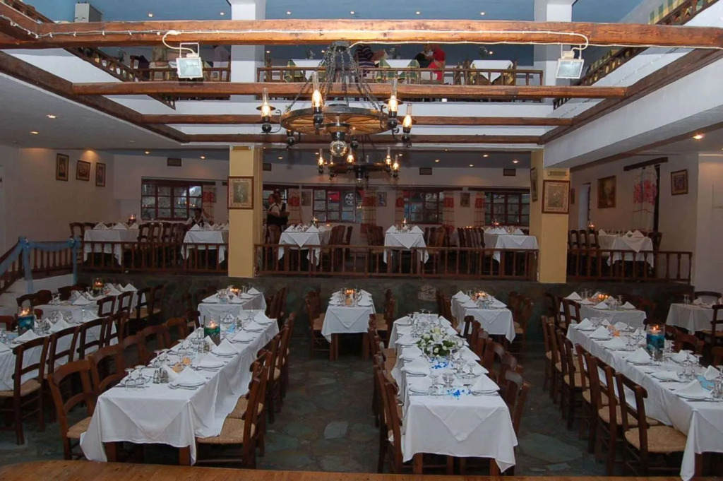 Arolithos Traditional Village Hotel