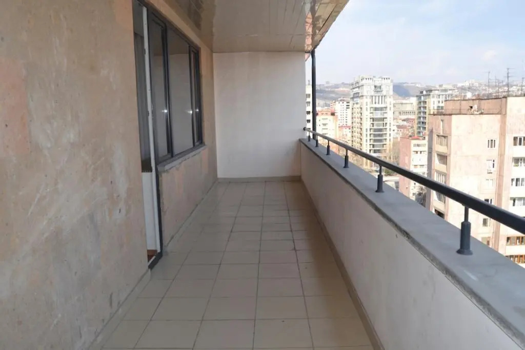Rent in Yerevan - Apartment on Mashtots Ave.