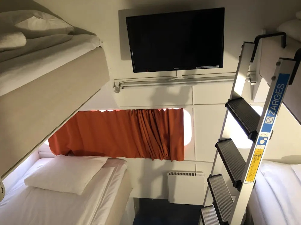 Jumbo Stay - Hostel