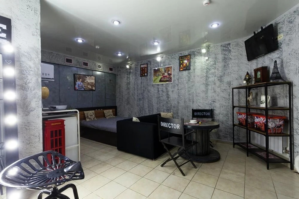 RentalSPb London cafe Studio