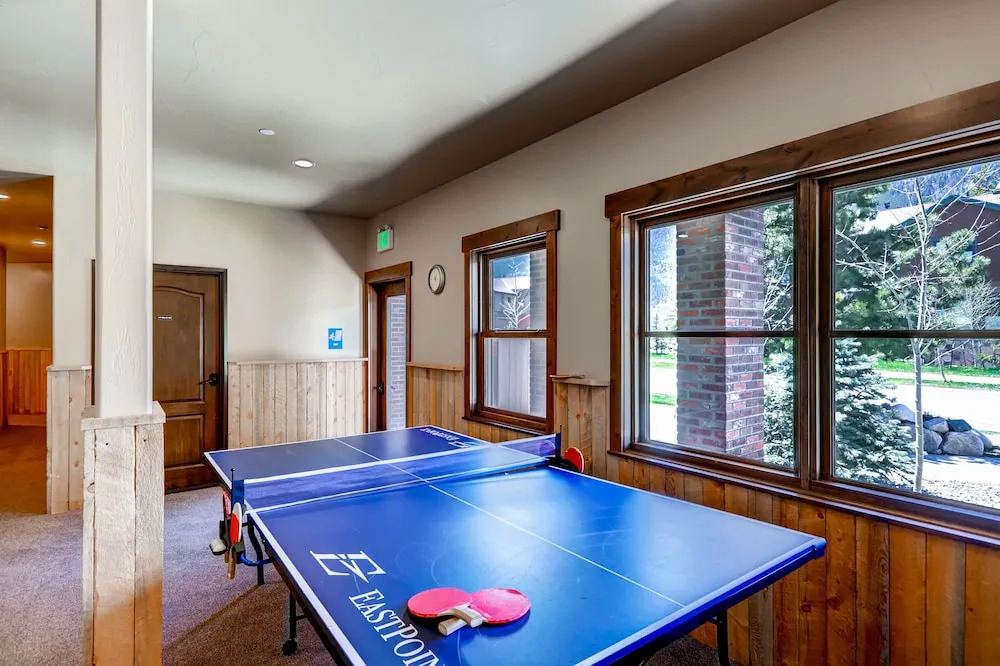 Boulevard Bend Condo: Stroll To Main St, Ski Shuttle