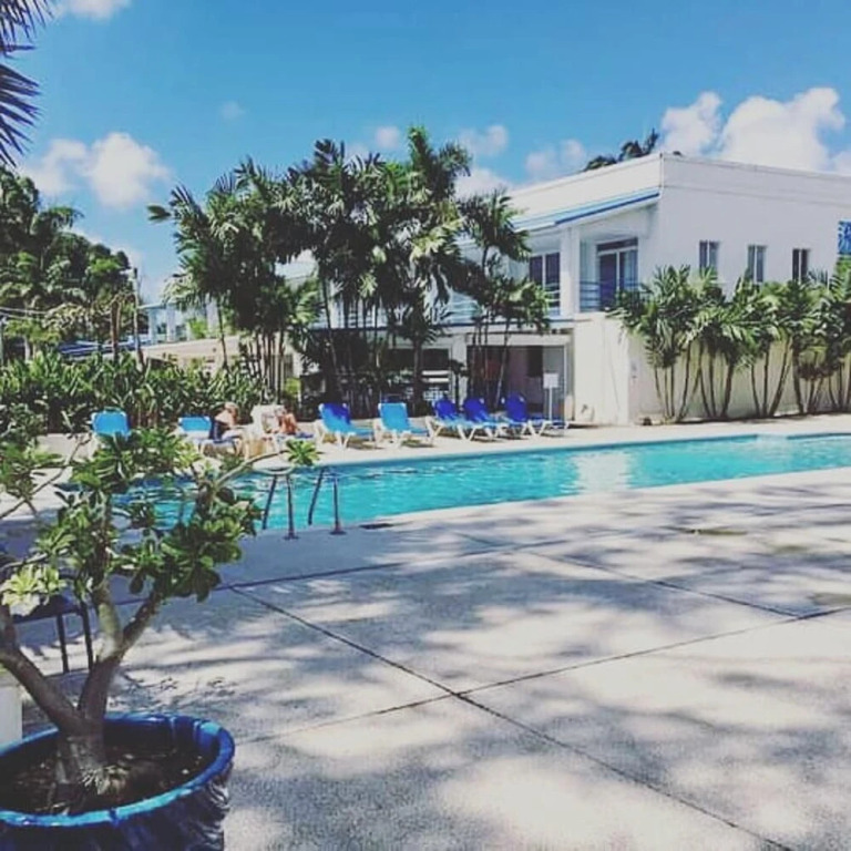 Charming 2-bed Apartment in Holetown.sunset Crest
