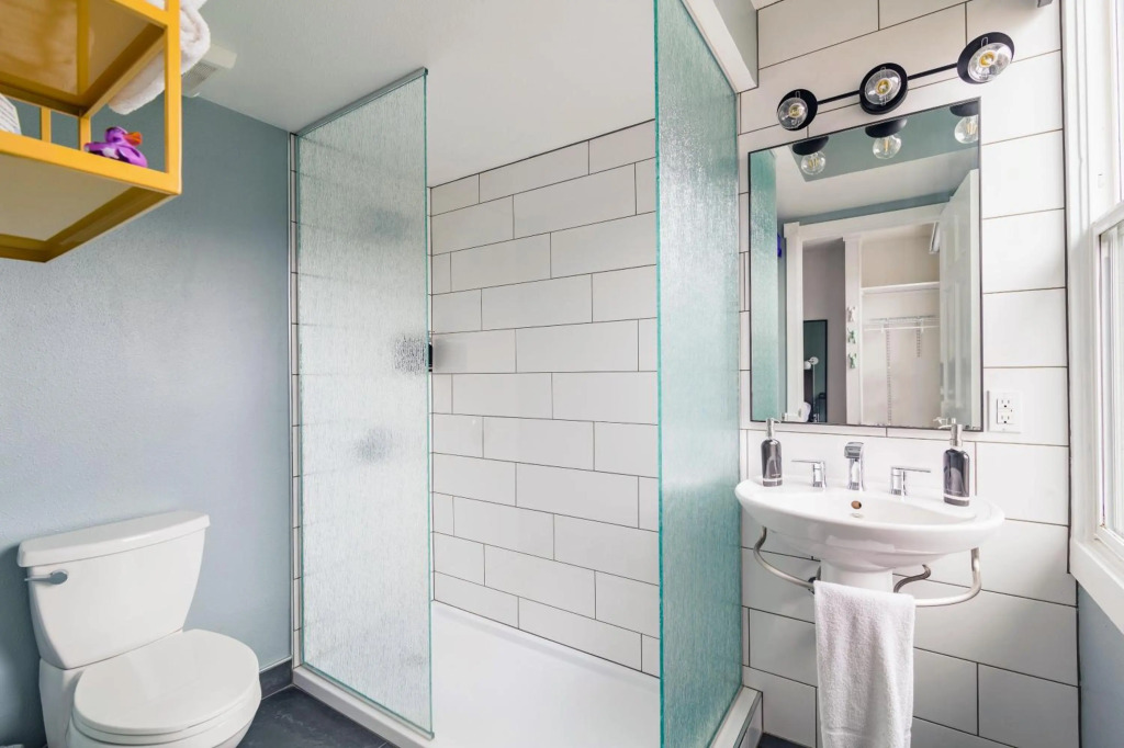 Silverbow Inn & Suites