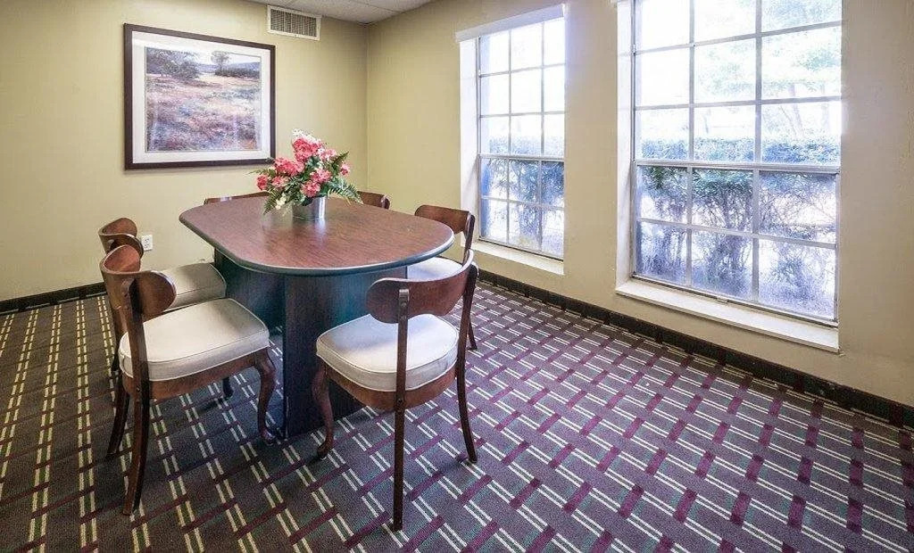 Vista Inn & Suites Tampa