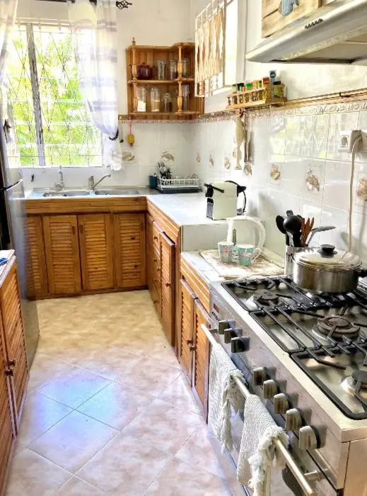 Lovely 3 bedroom beach house on a sandy beach
