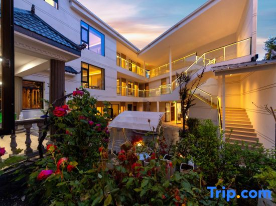 Yunji Oxygen Supply Homestay (Shangri La Dukezong Ancient City Branch)