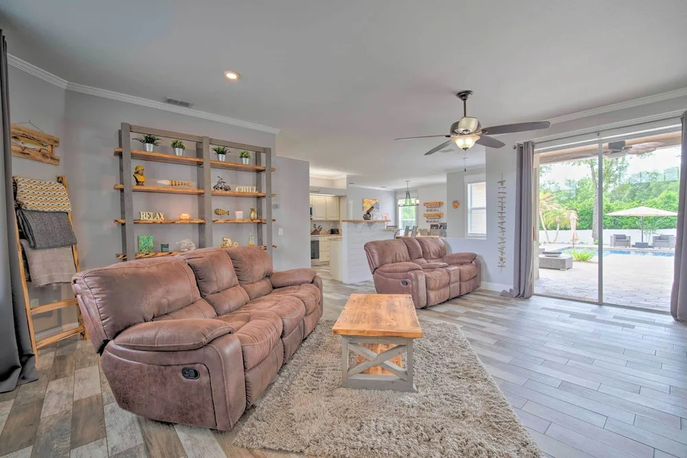 Airy Crystal River Retreat w/ Backyard Oasis!