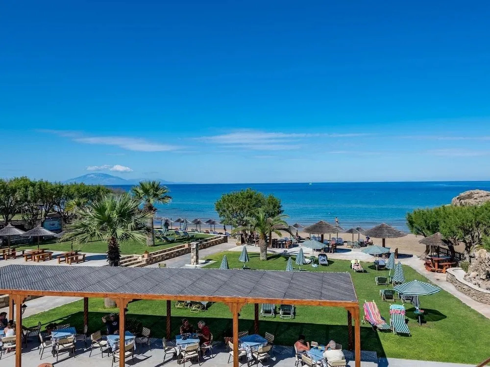 Sea View Suites & Holiday Homes - Plaka Beach Resort
