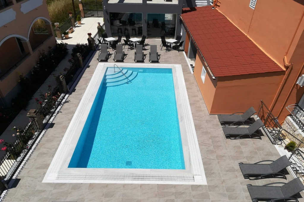 Dionisos Apartments