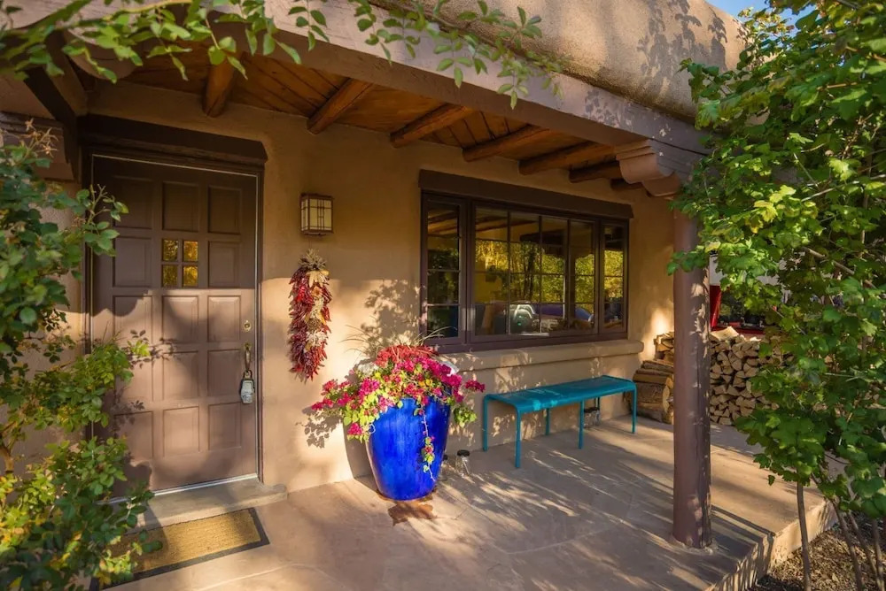 Casa Contenta - Charming East Side Family Home With Hot Tub, Walk to Canyon Rd