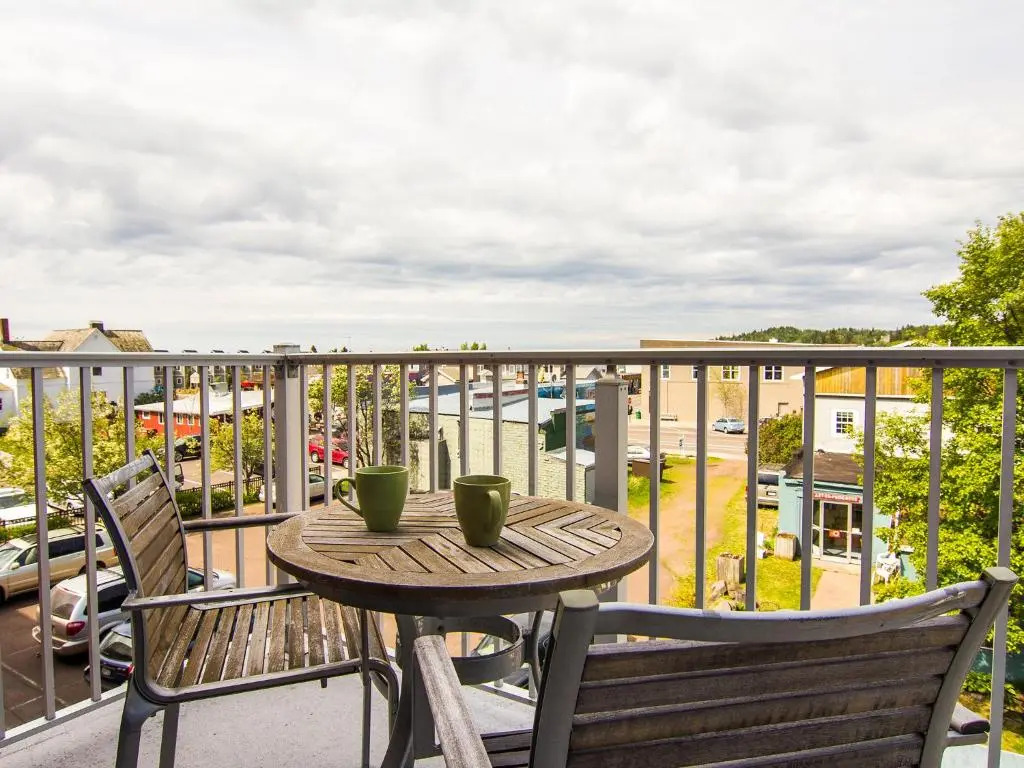 East Bay Suites