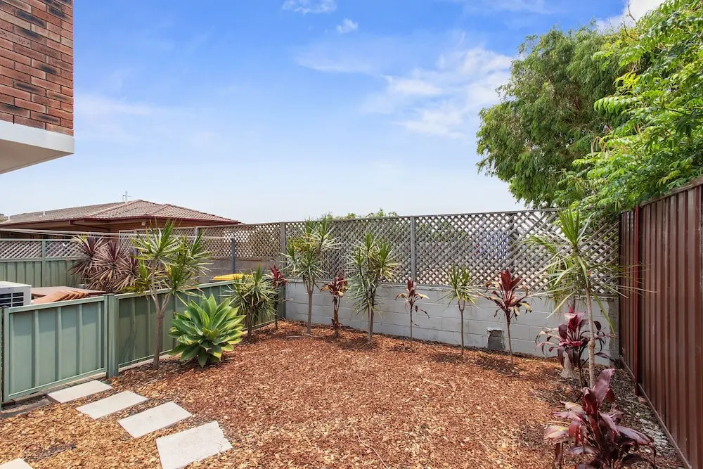 The Pines, 5/4 Messines Street