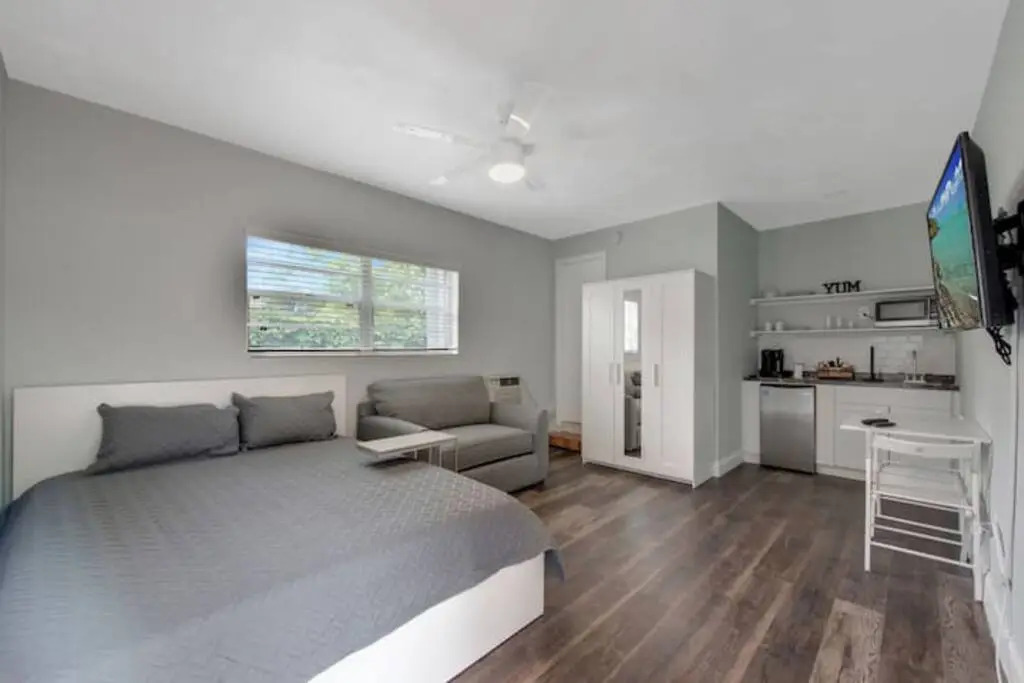 Edgewood Studio in Dania Beach