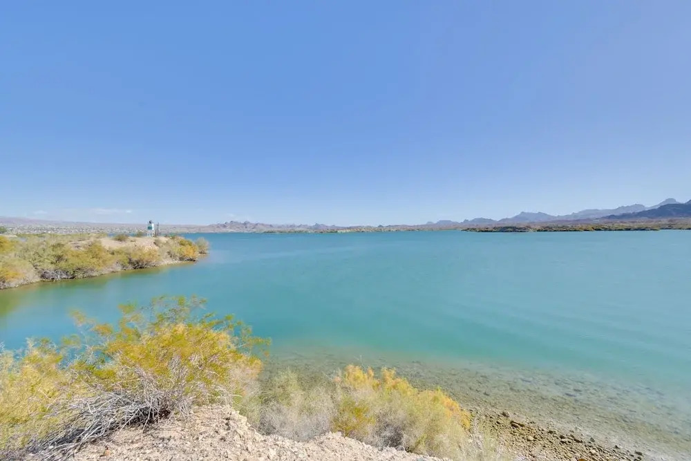 Lake Havasu Cottage: Mountain Views & Beach Access