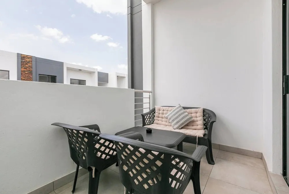 Humble Abode - 93 On New - Midrand