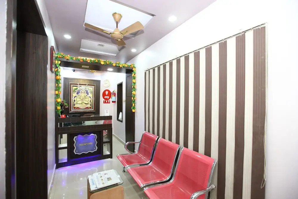 OYO 7810 Keshiv Galaxy Inn
