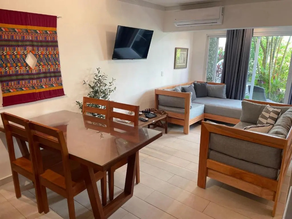 KITE BEACH Oceanfront LUXURY 1 BEDROOM - All new in 2022