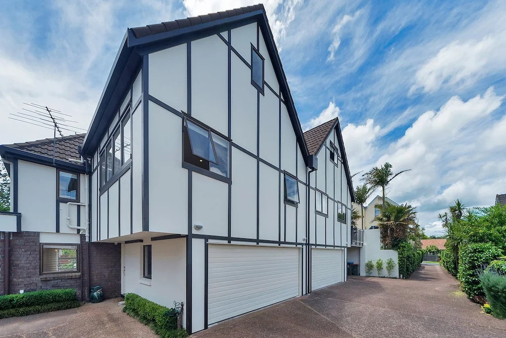QV Spacious 190 sqm Townhouse - 647