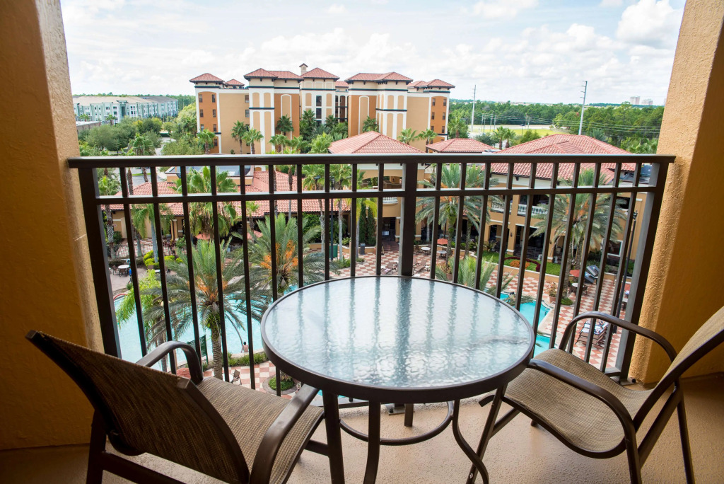Floridays Orlando Two & Three Bed Rooms Condo Resort