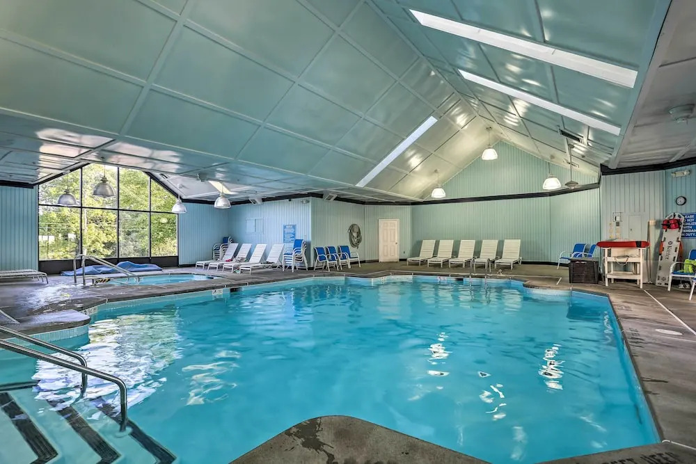 Gorgeous Bushkills Lodge w/ Pool Access!