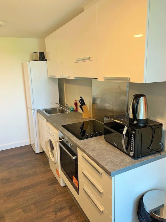 Top Floor - Serviced Apartments