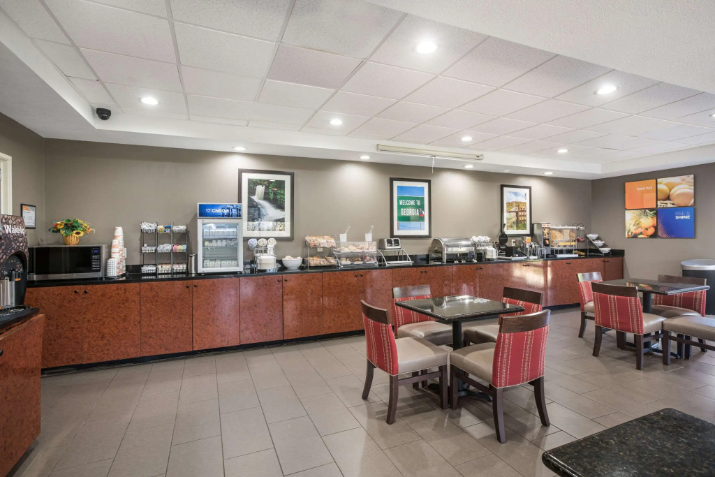 Comfort Suites Forsyth near I-75