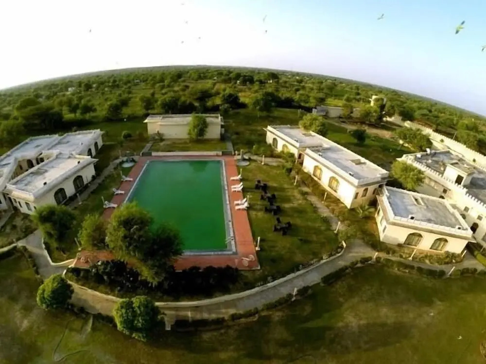 Sara Vilas Hotel