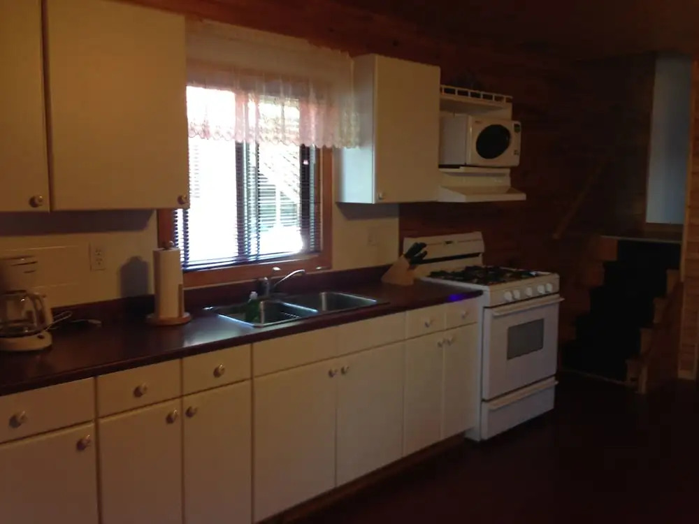 Sandy Shore Cottages Luxury Resort on Rice Lake