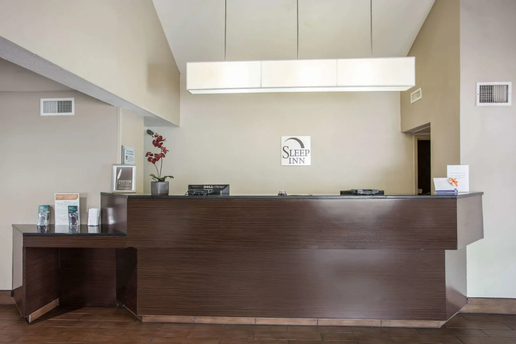 Quality Inn Kansas City International Airport