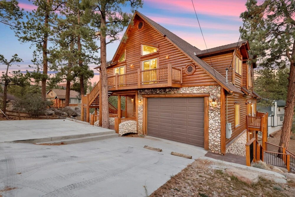 2070-five Bears Cabin 6 Bedroom Home by Redawning