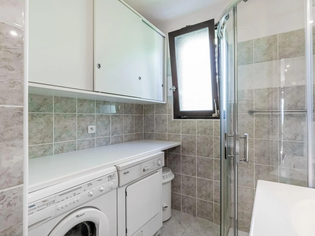 Delightful villa in Prades-sur-Vernazobre with Private Pool