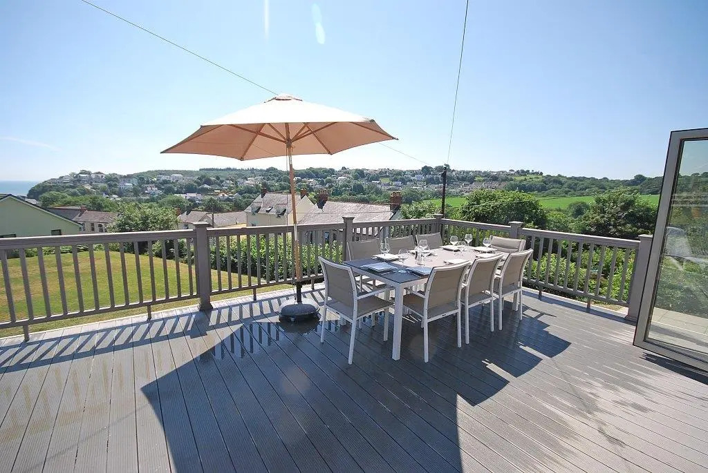 Amber Cottage - Luxury Cottage, Hot Tub, Sea Views and Log Burner