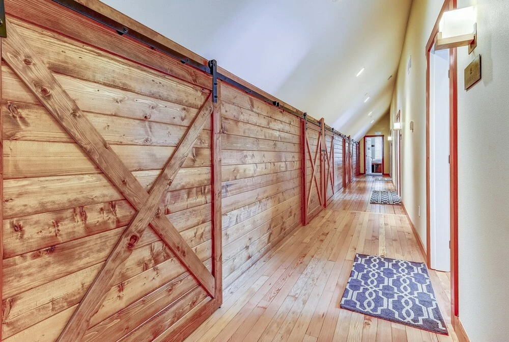 Onemish Lodge - Five Bedroom Home with Mountain View