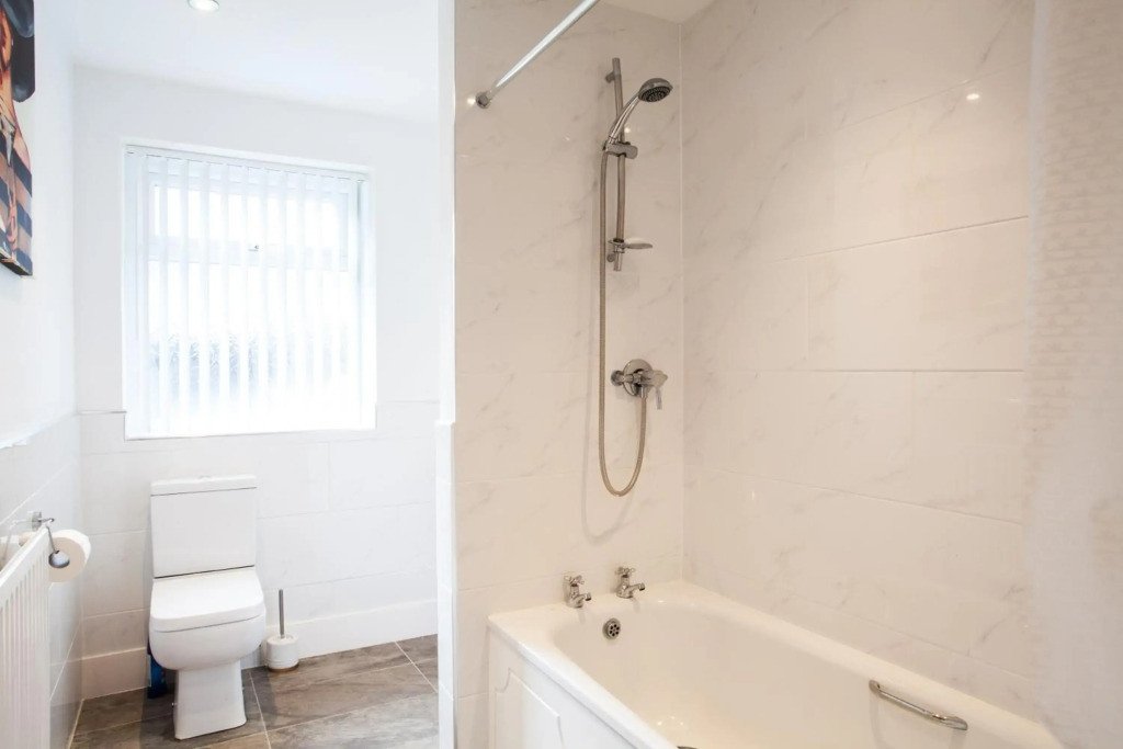 1 Fitzhamon Embankment APARTMENTS opposite Principality Stadium - LONG STAY OFFER