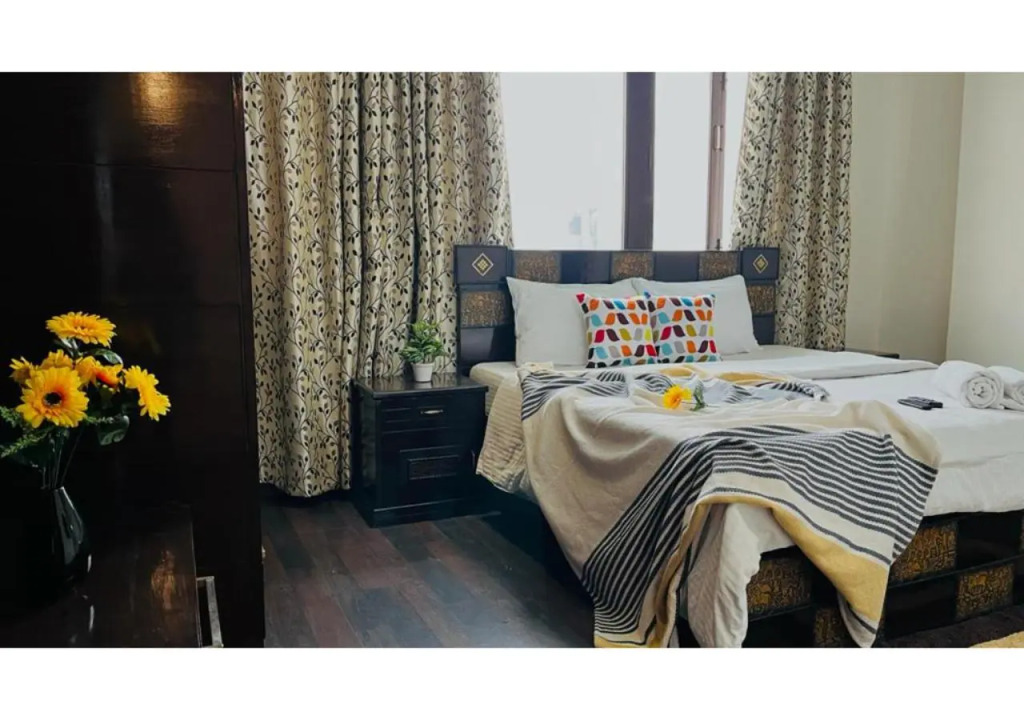 Bluo 1Bhk Defence Colony Mkt - Balcony, Parking