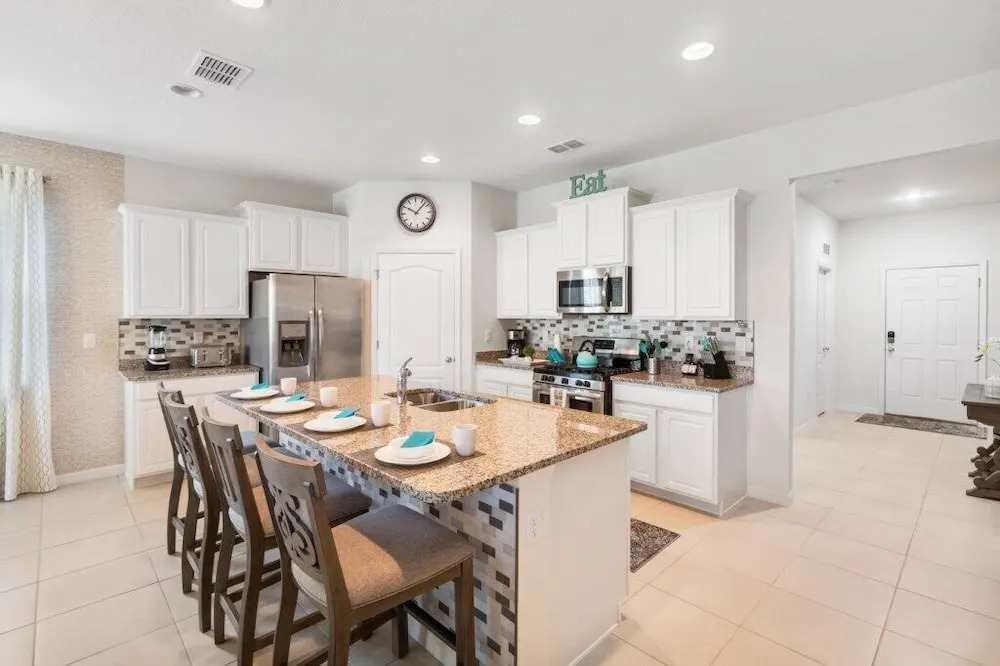 Luxury Brand New 7 Bedrooms Private Pool Home