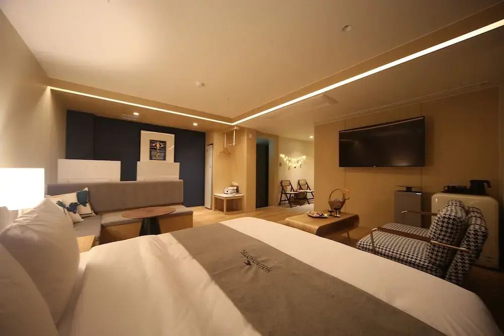 Dongnae Hound Hotel Sajik Minam Station