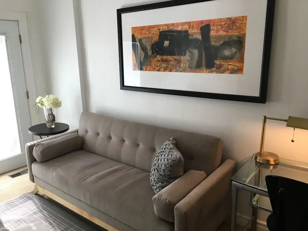 Beautiful Two Level House in Yorkville