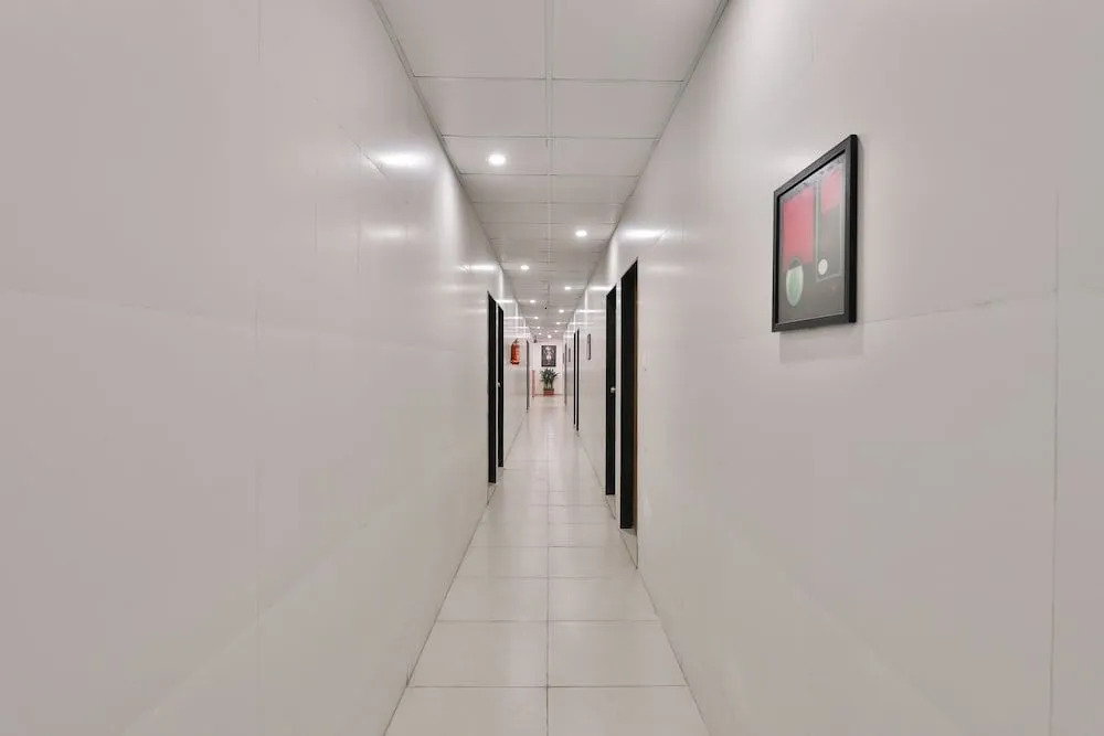 OYO 16675 Hotel Shri Krishna Inn