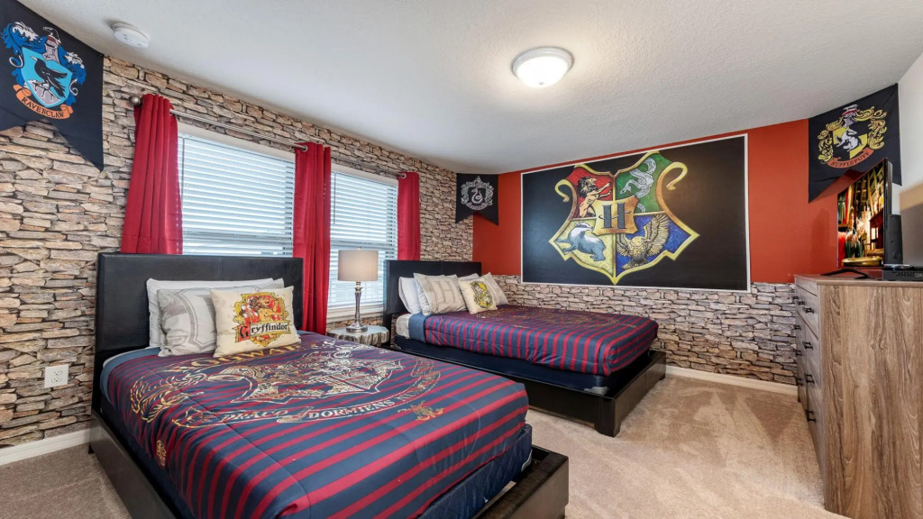 Modern Luxurious 5BR Home With Pool Near Disney Park